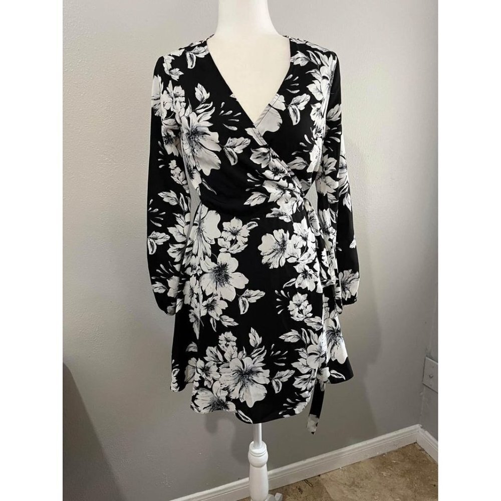 Gianni Bini Short Wrap Floral Long Sleeve Dress Size XS